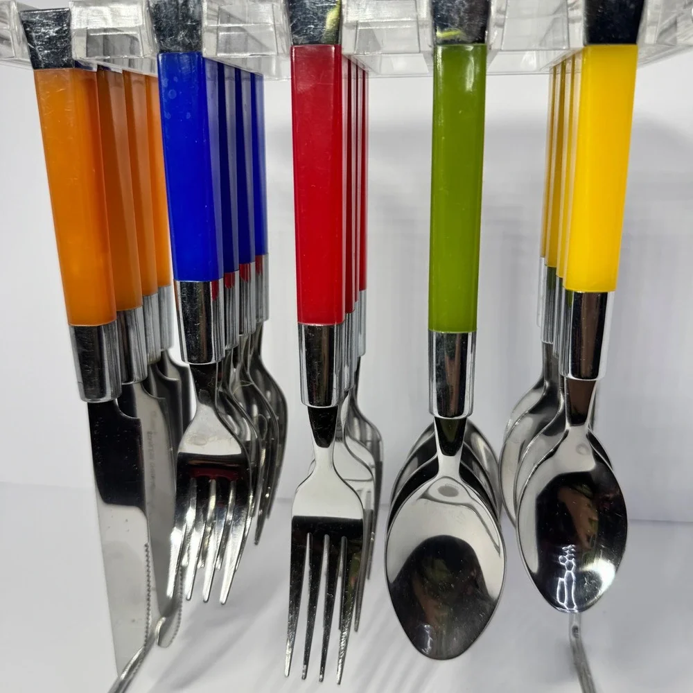 VTG Cambridge Silversmiths Temptation 20pc Flatware Set Hanging Stand Multicolor